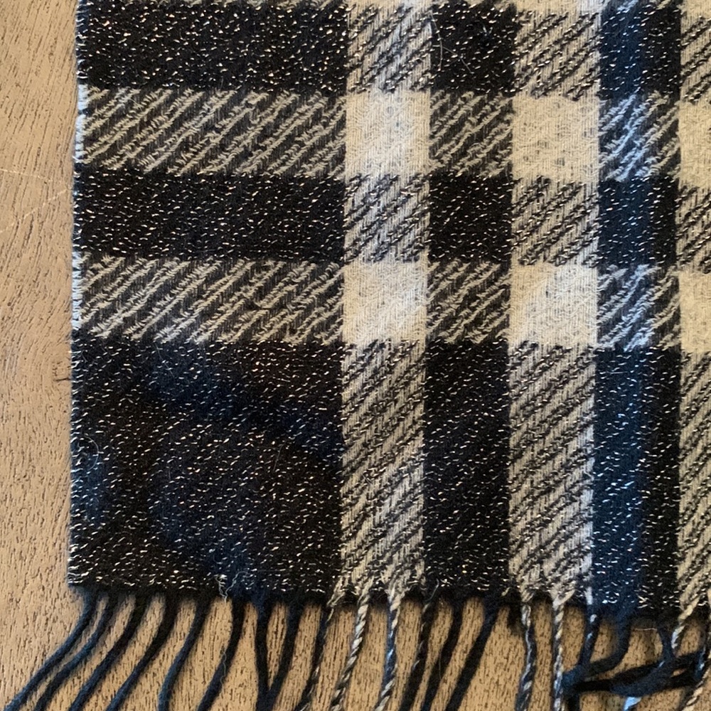 Long Burberry cashmere scarf